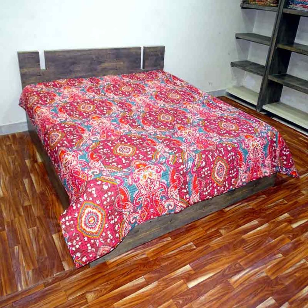 COTTON ALL OVER PRINTED BED QUILTS FOR DECOR HOME